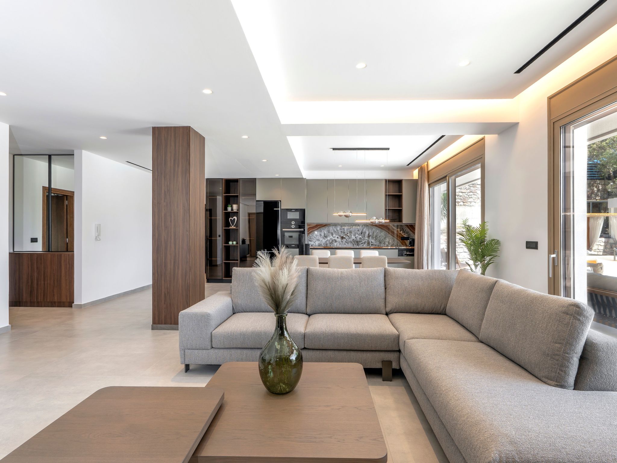 Emerald Estate-Drinnen