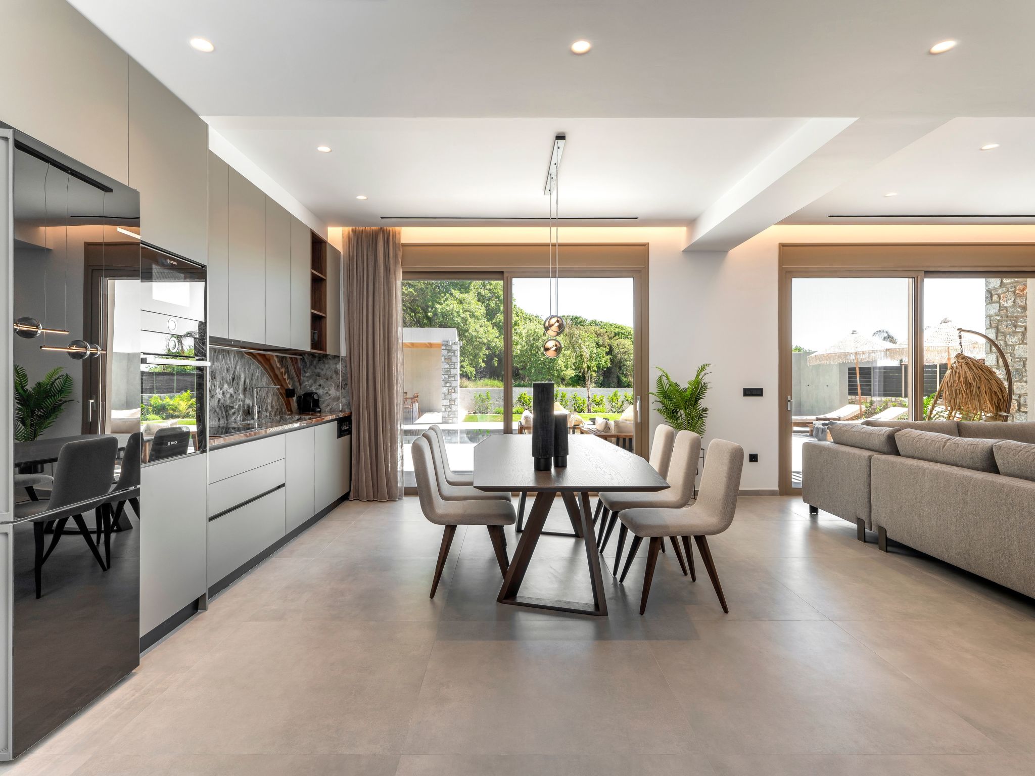 Emerald Estate-Drinnen