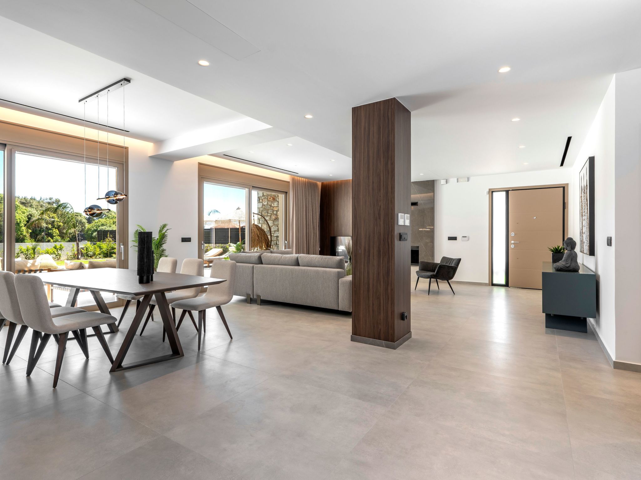 Emerald Estate-Drinnen