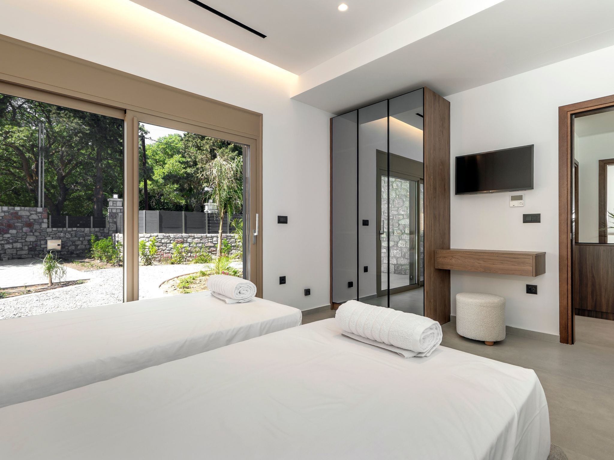 Emerald Estate-Drinnen