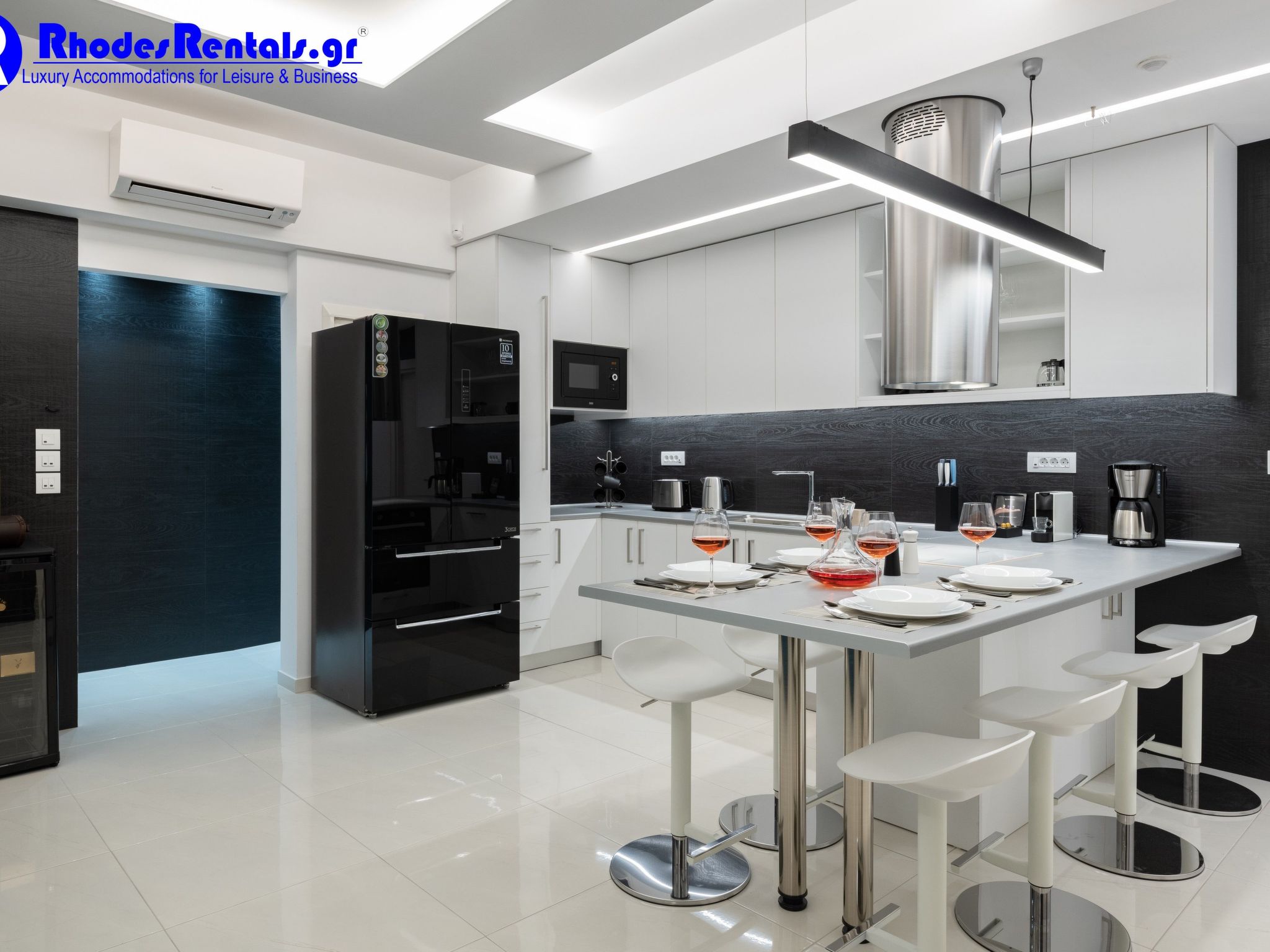 Rhodes Skyline Suites-Binnen