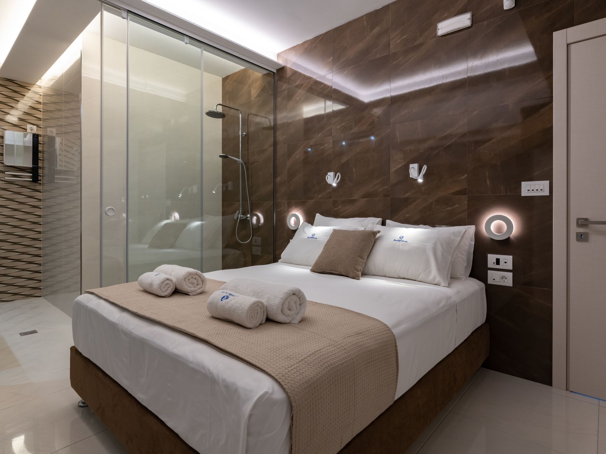 Rhodes Skyline Suites-Binnen