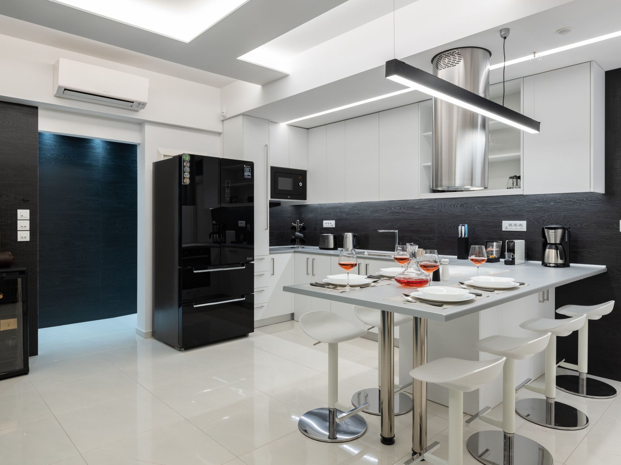 Rhodes Skyline Suites-Image-tags.info