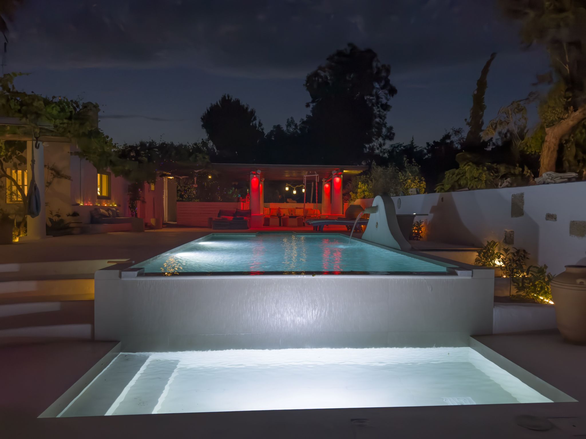 Hütte mit eigenem Garten und Grill