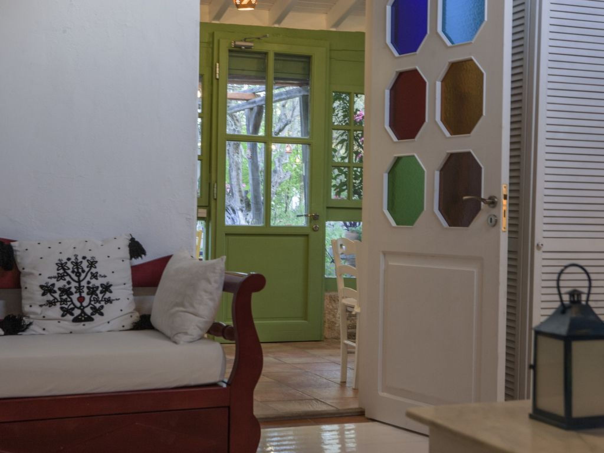 Hütte mit eigenem Garten und Grill-Dedans