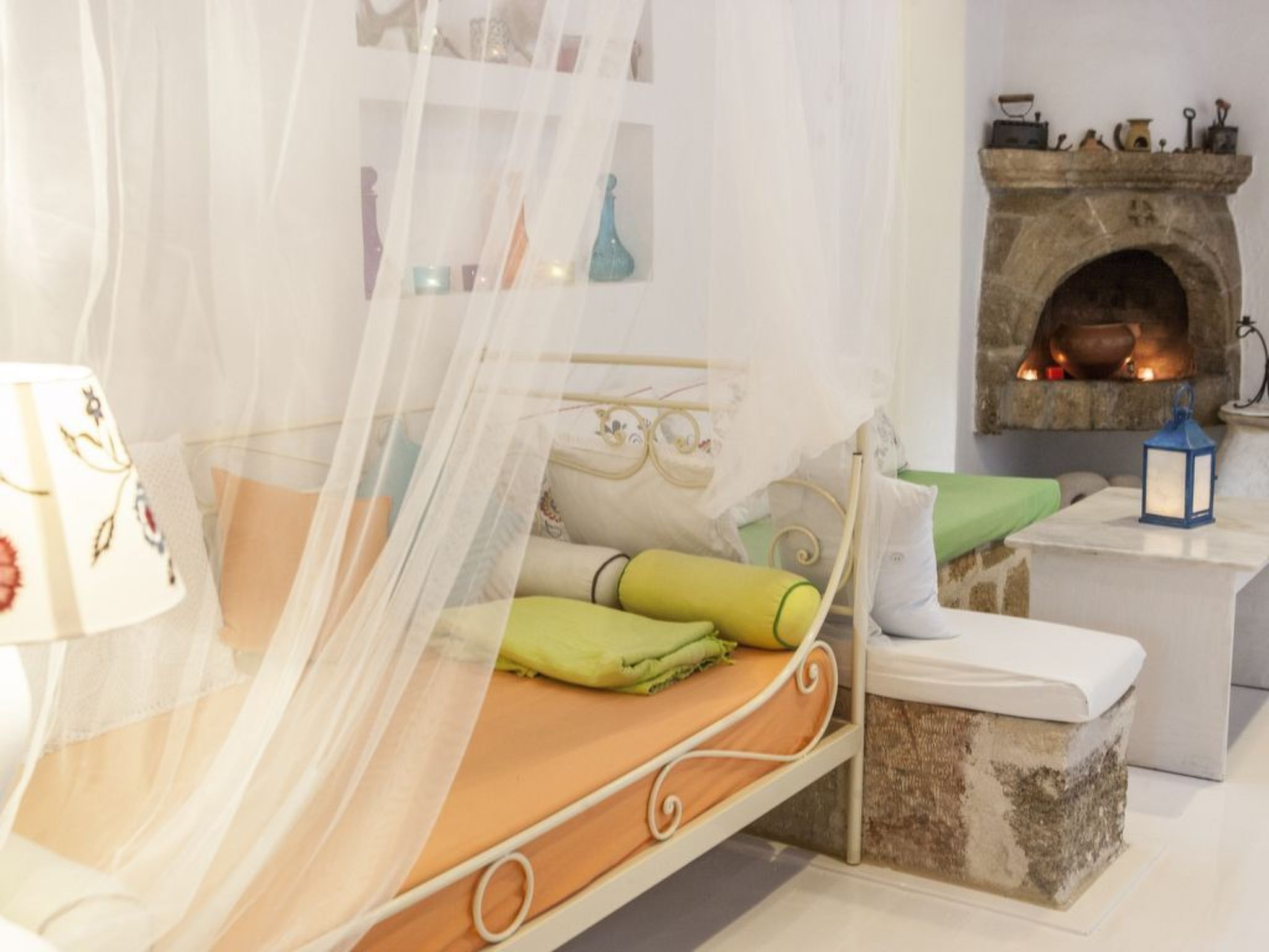 Hütte mit eigenem Garten und Grill-Dedans