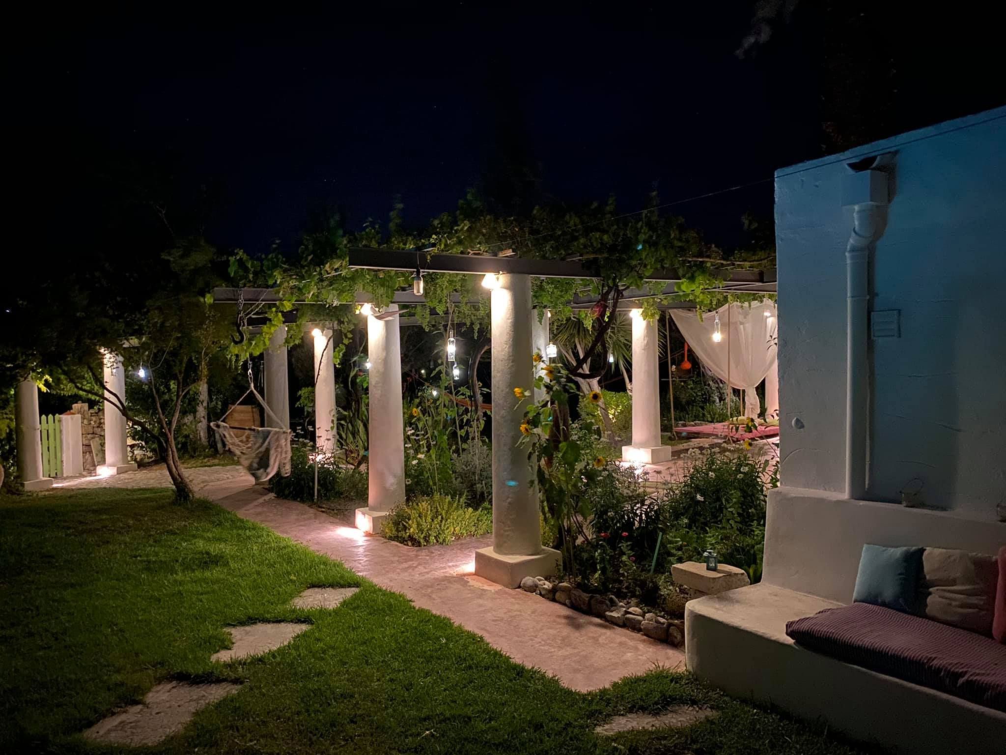 Hütte mit eigenem Garten und Grill-Dedans