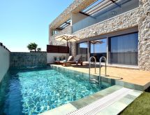 Villa 101 Rhodos: Nieuw vrijstaand privéparadijs met zwembad aan zee in Faliraki - thumbnail 1