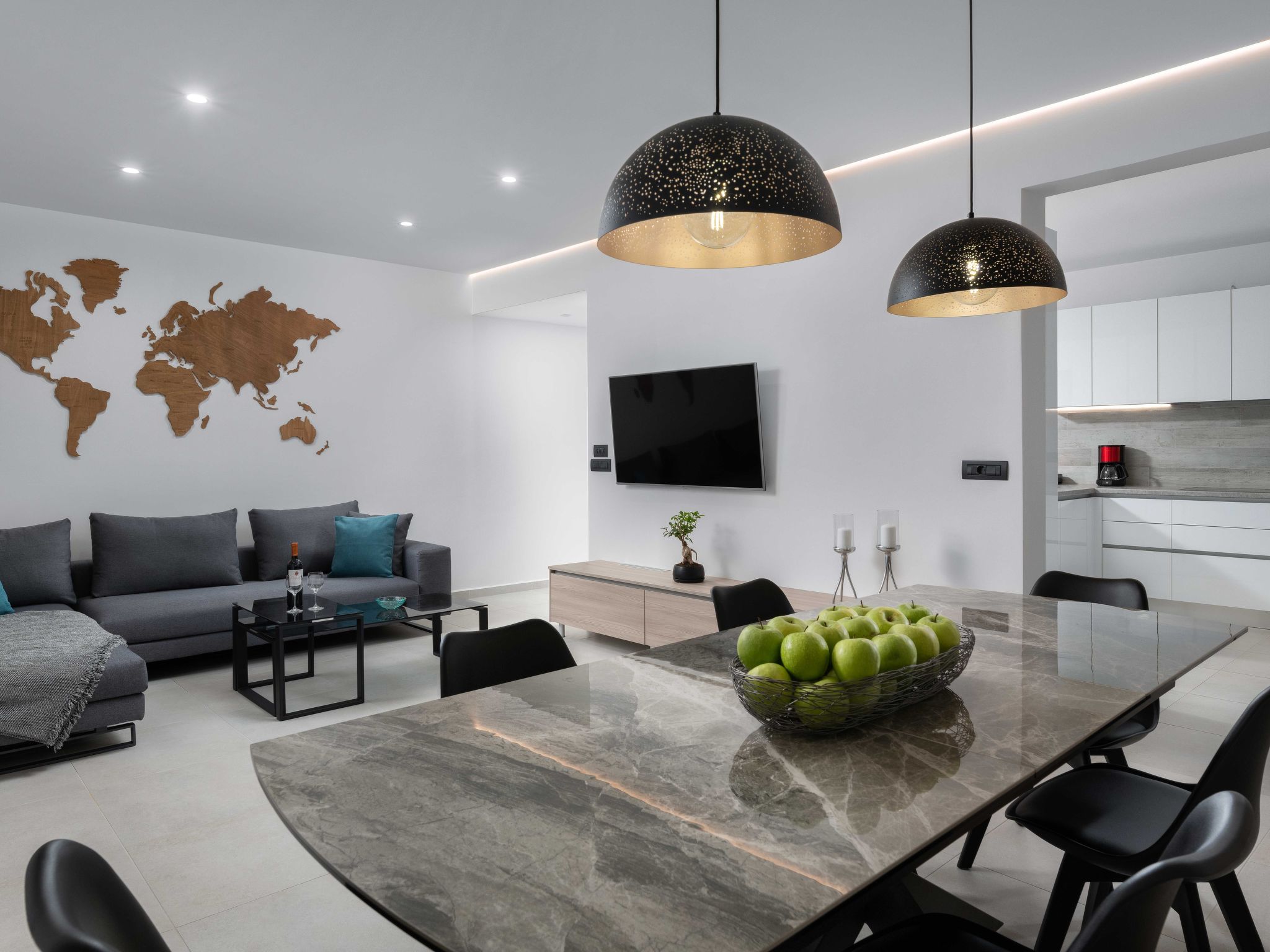 Luxe appartement gelegen in het centrum van de stad, op slechts 3 minuten lopen van het strand en op 10 minuten lopen van de oude binnenstad, de jachthaven van Mandraki, het Aquarium of het strand van..