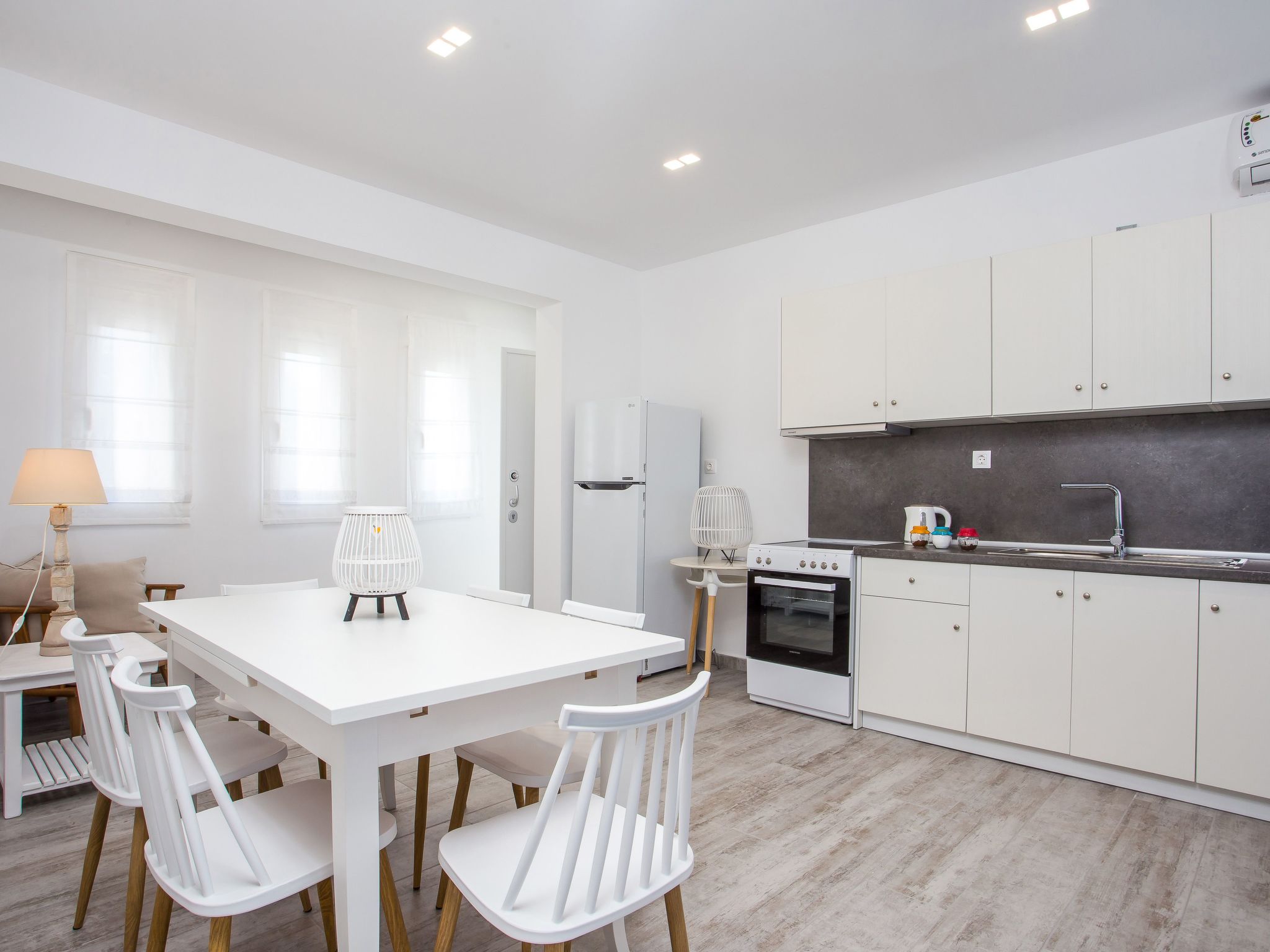 Ammos Apartment - in neu gebautem Designerhaus-Binnen