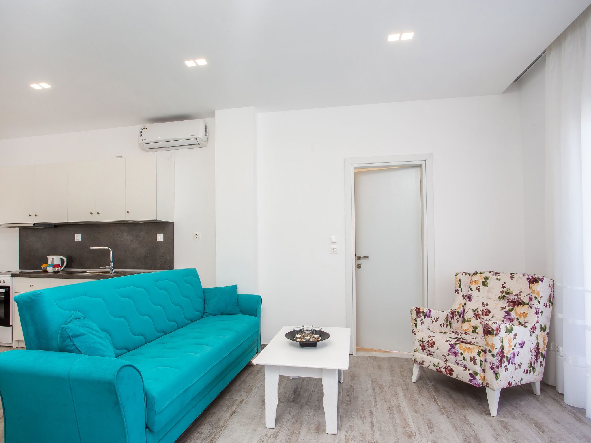 Ammos Apartment - in neu gebautem Designerhaus-Binnen