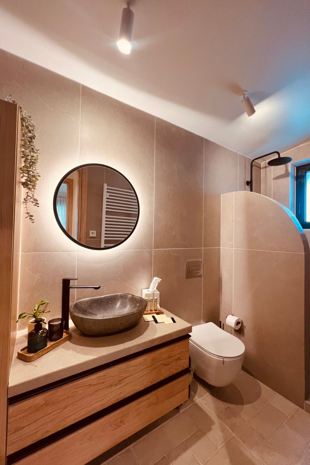 "Naya" mit eigenem Pool