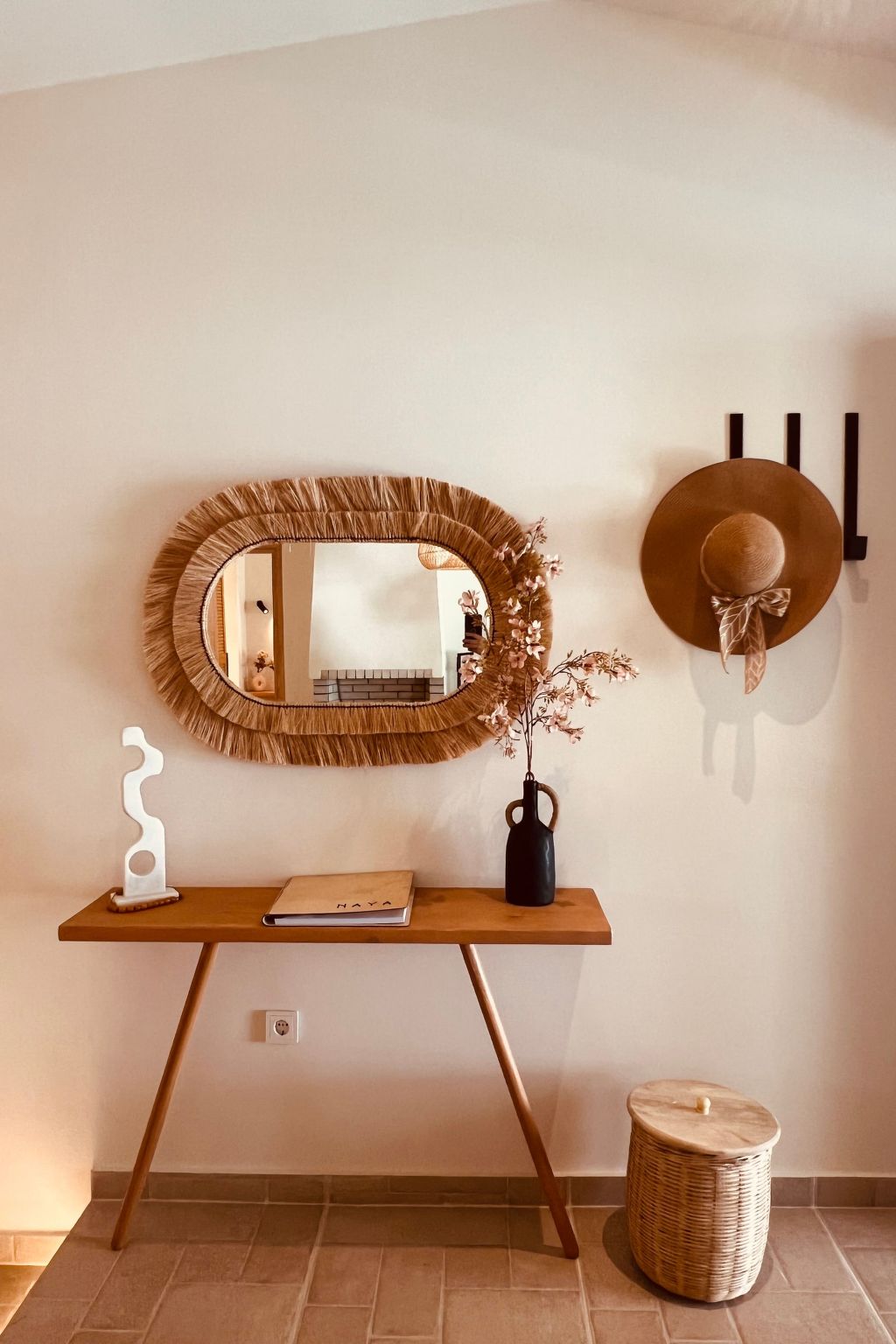 "Naya" mit eigenem Pool-Dedans