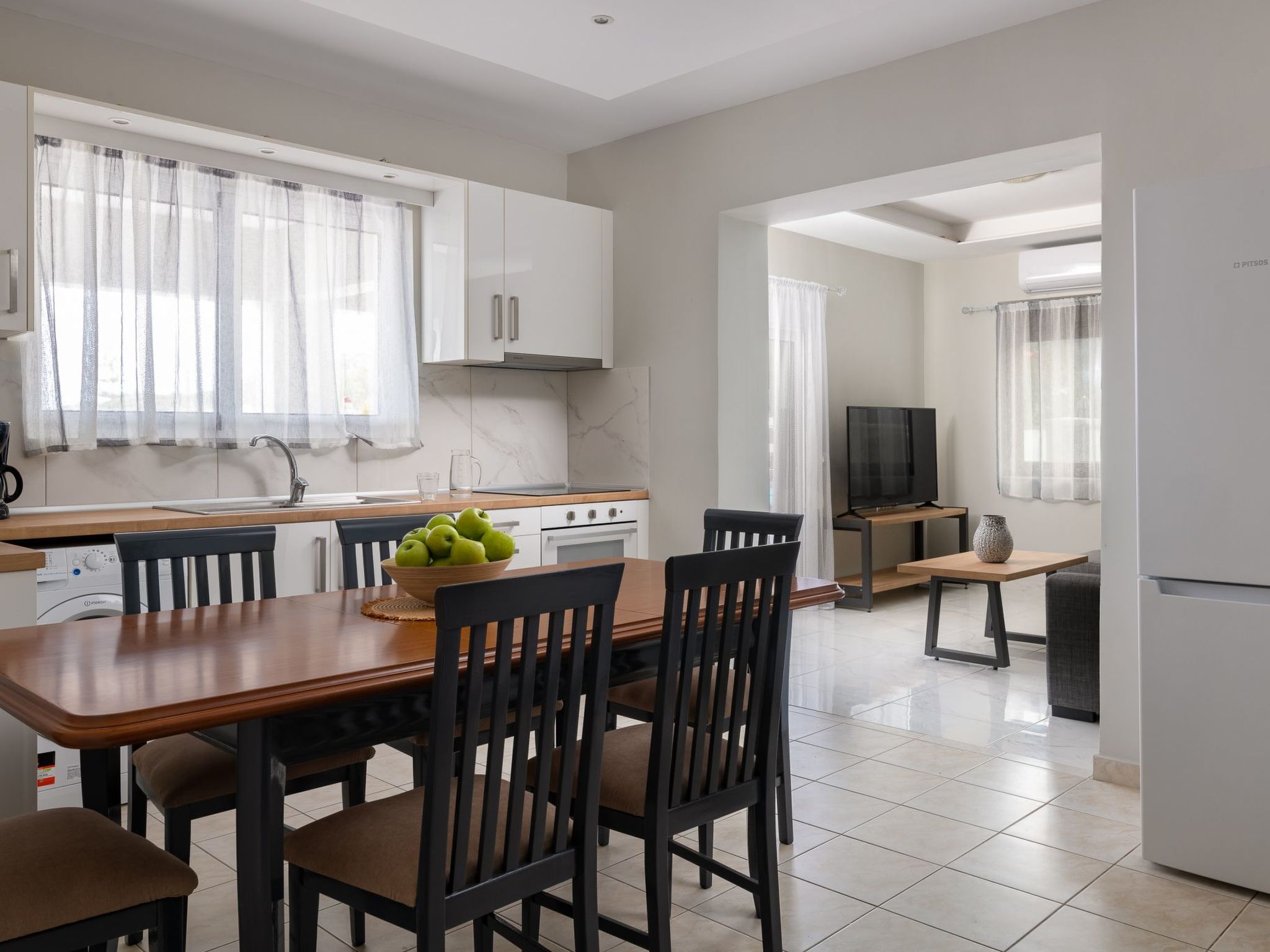 Athena PoolFront-Image-tags.info