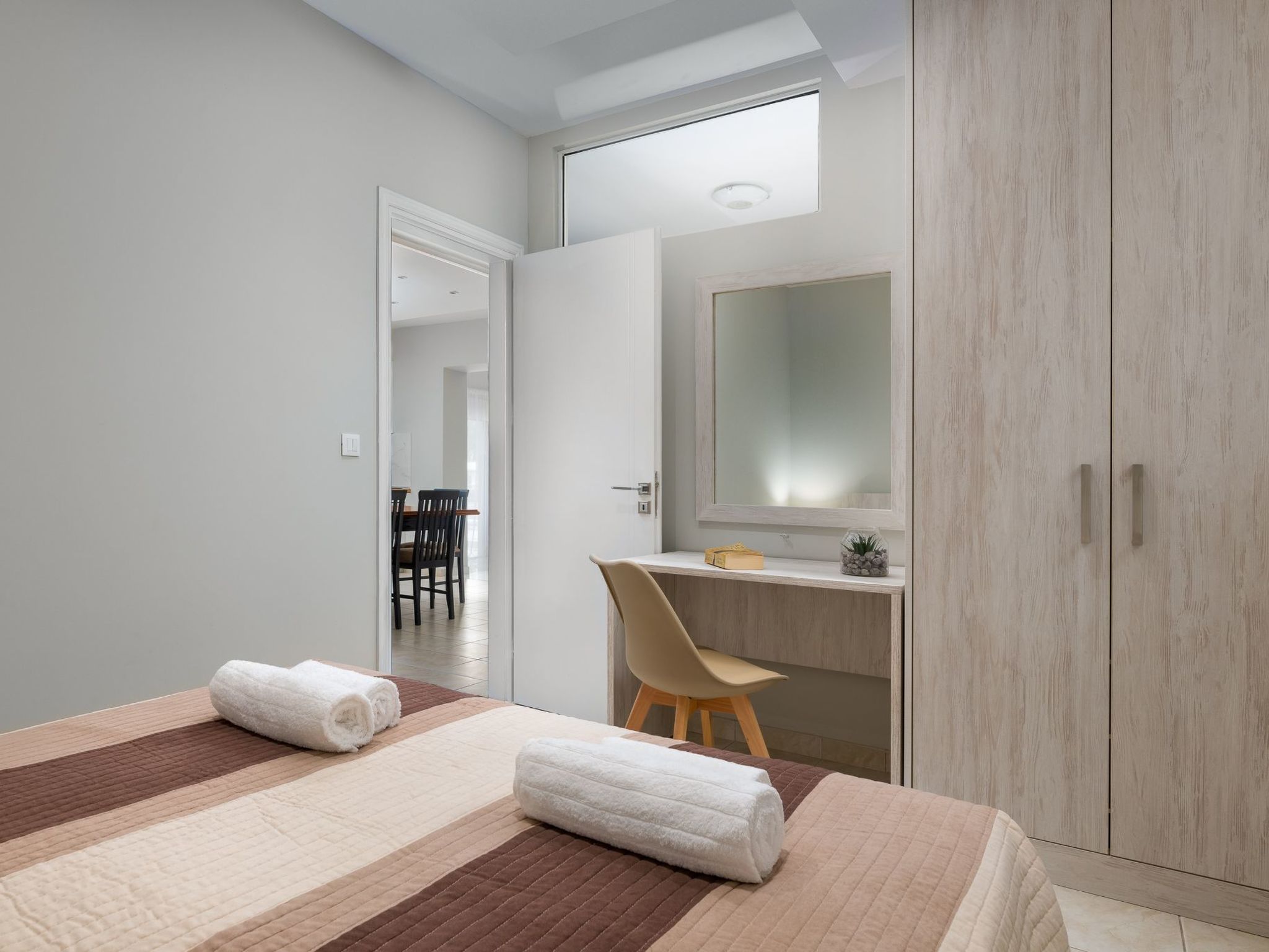 Athena PoolFront-Image-tags.info