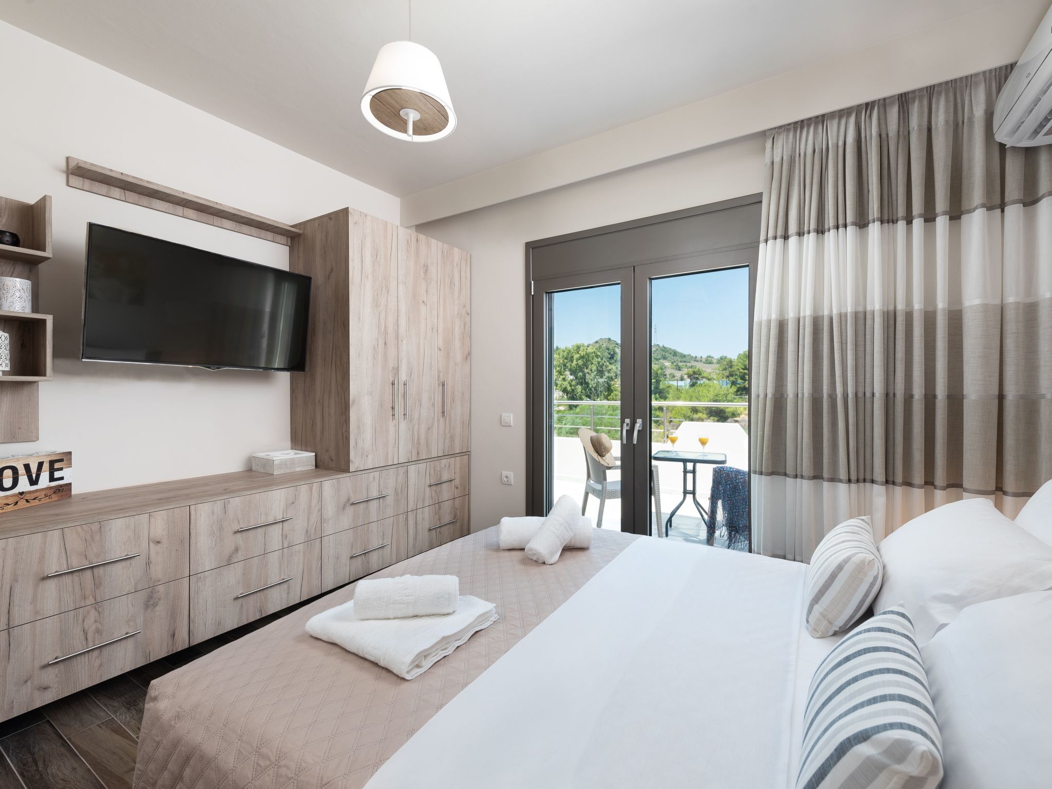 Sun's Reach Villa mit Schwimmbad