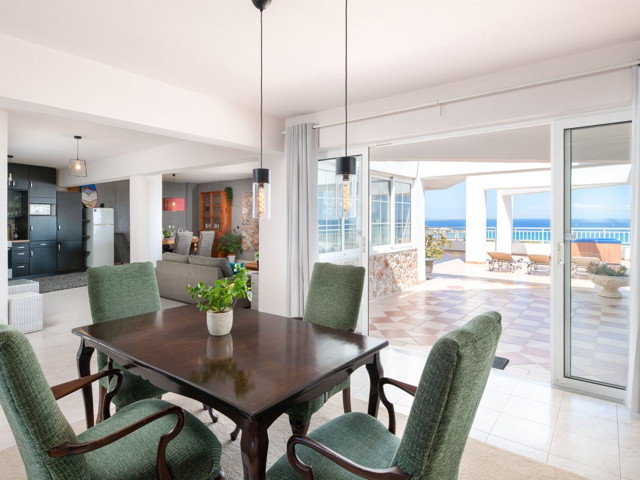 Wunderschöne Wohnung mit Meerblick und Whirlpool-Image-tags.info