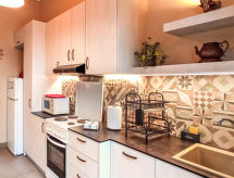 Zonovergoten appartement met panoramisch zeezicht en groot terras in Faliraki - thumbnail 3