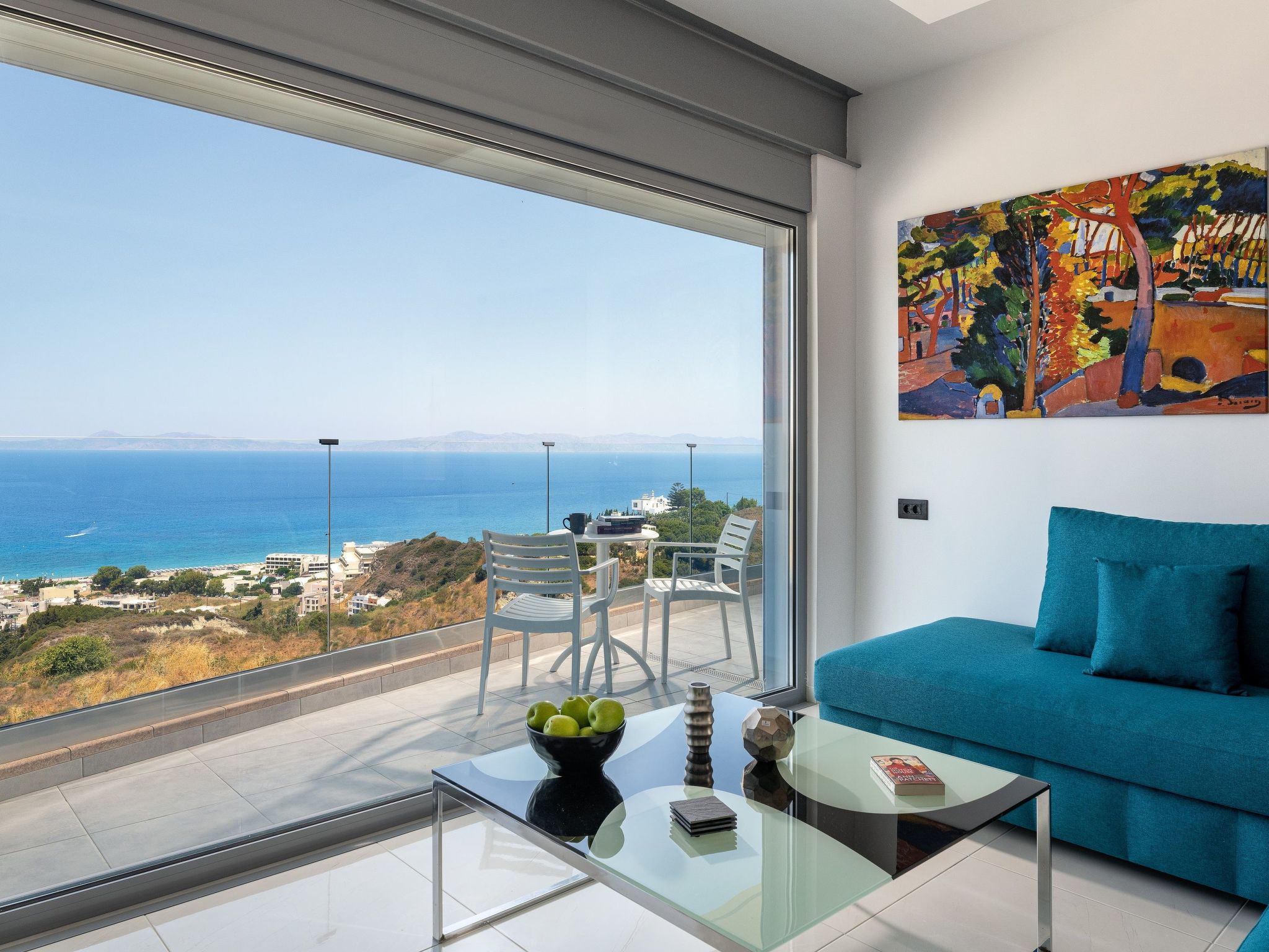Rhodes Skyline Suites-Binnen