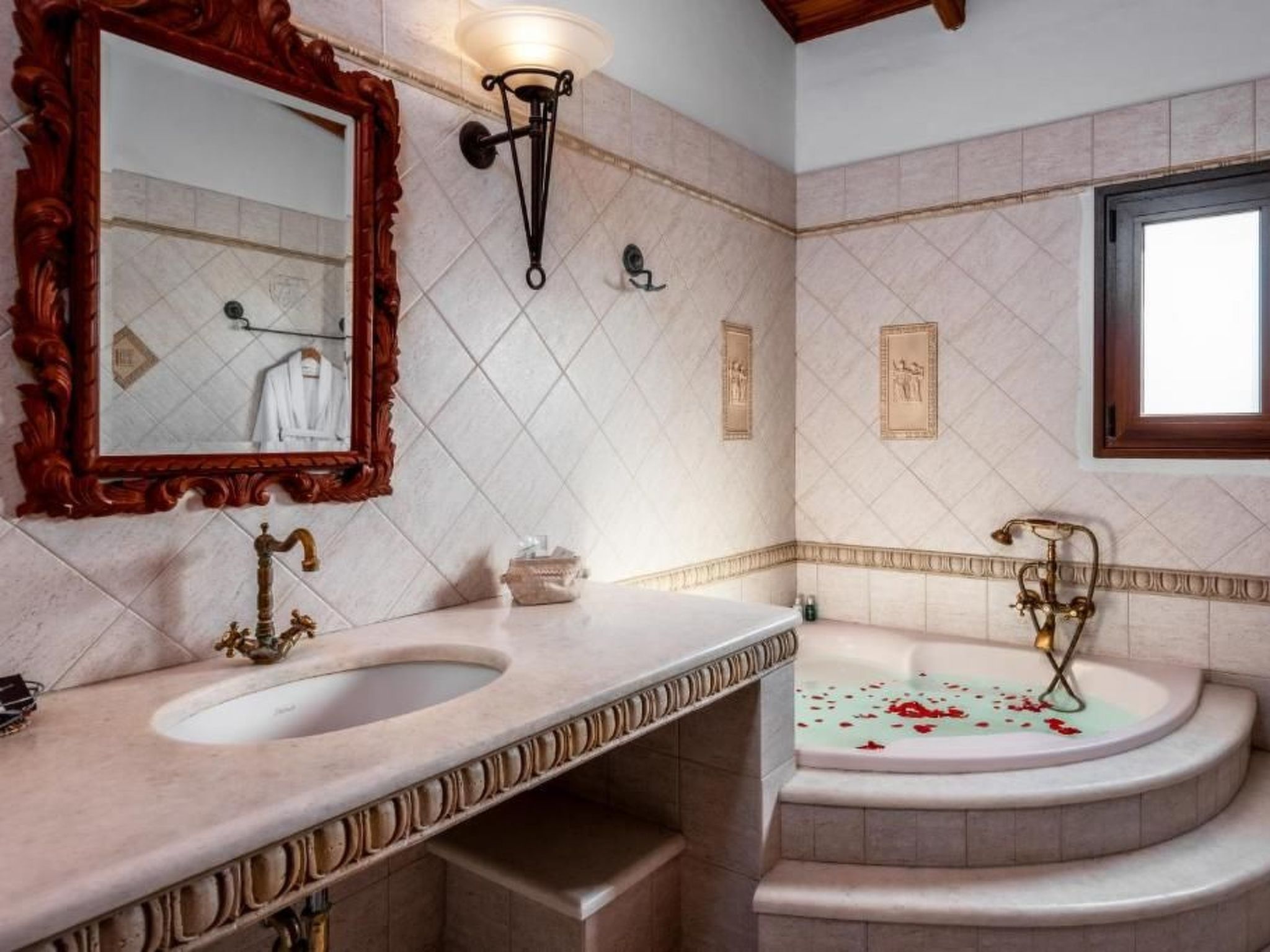 Photo of mit Privatpool für 20 Personen in Ialysos, Dodekanes