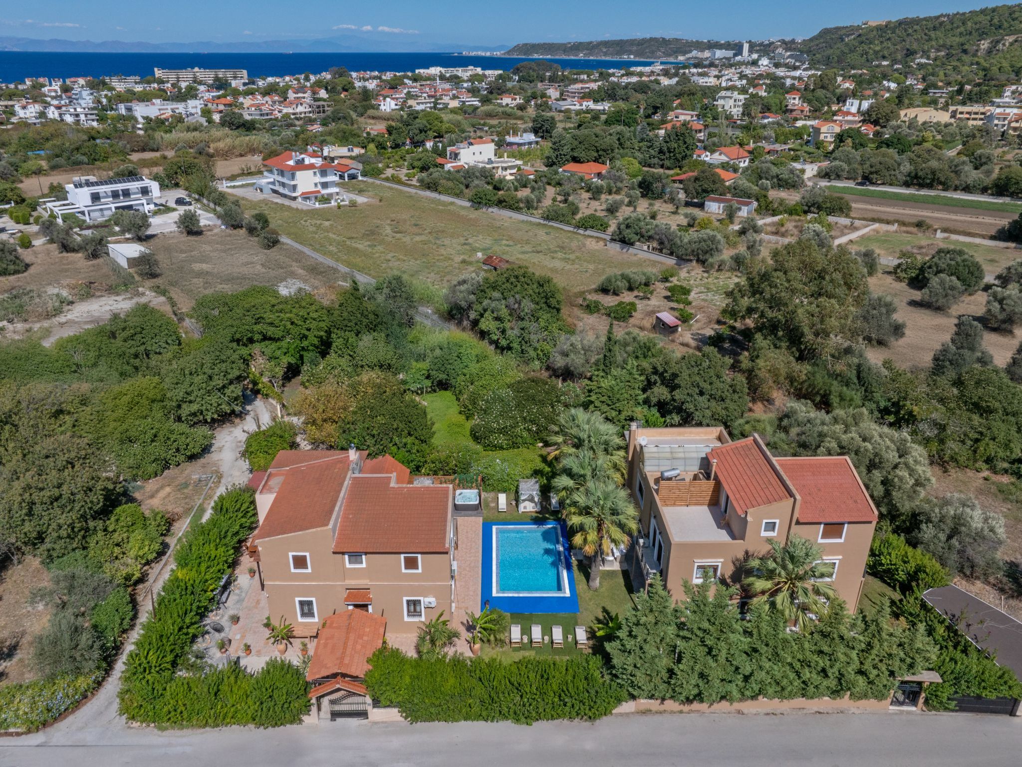 Mit Privatpool für 20 Personen in Ialysos, Dodekanes-Image-tags.info