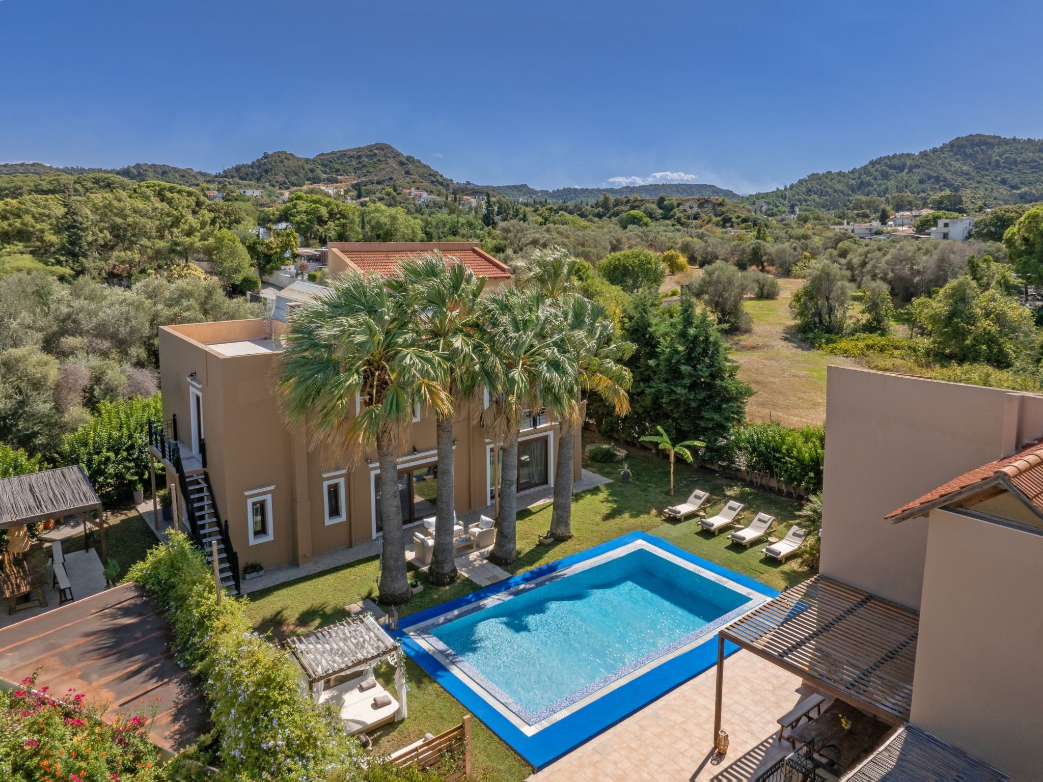 Mit Privatpool für 20 Personen in Ialysos, Dodekanes-Image-tags.info