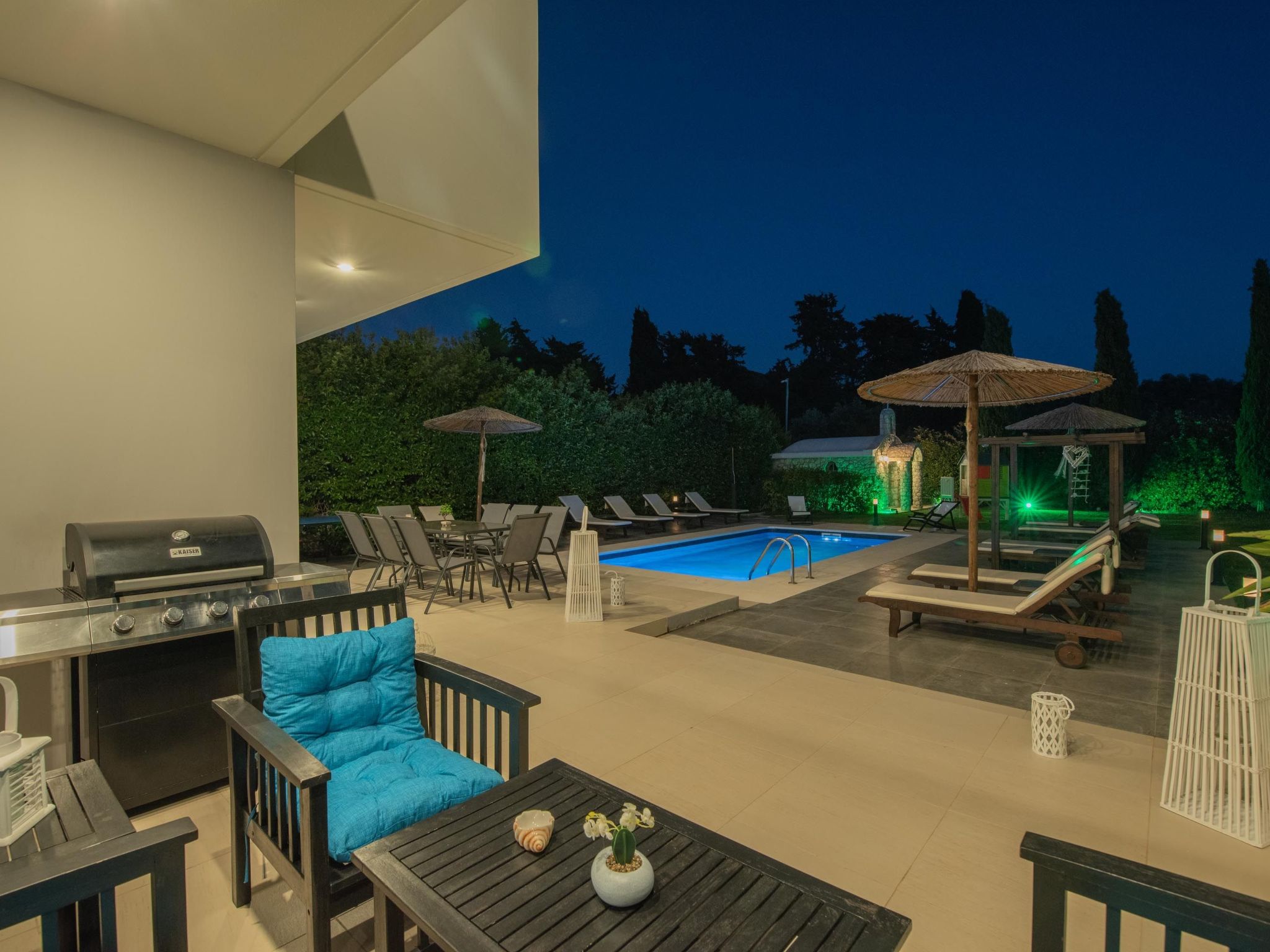 Luxuriöse Ferienvilla Elena-Dehors