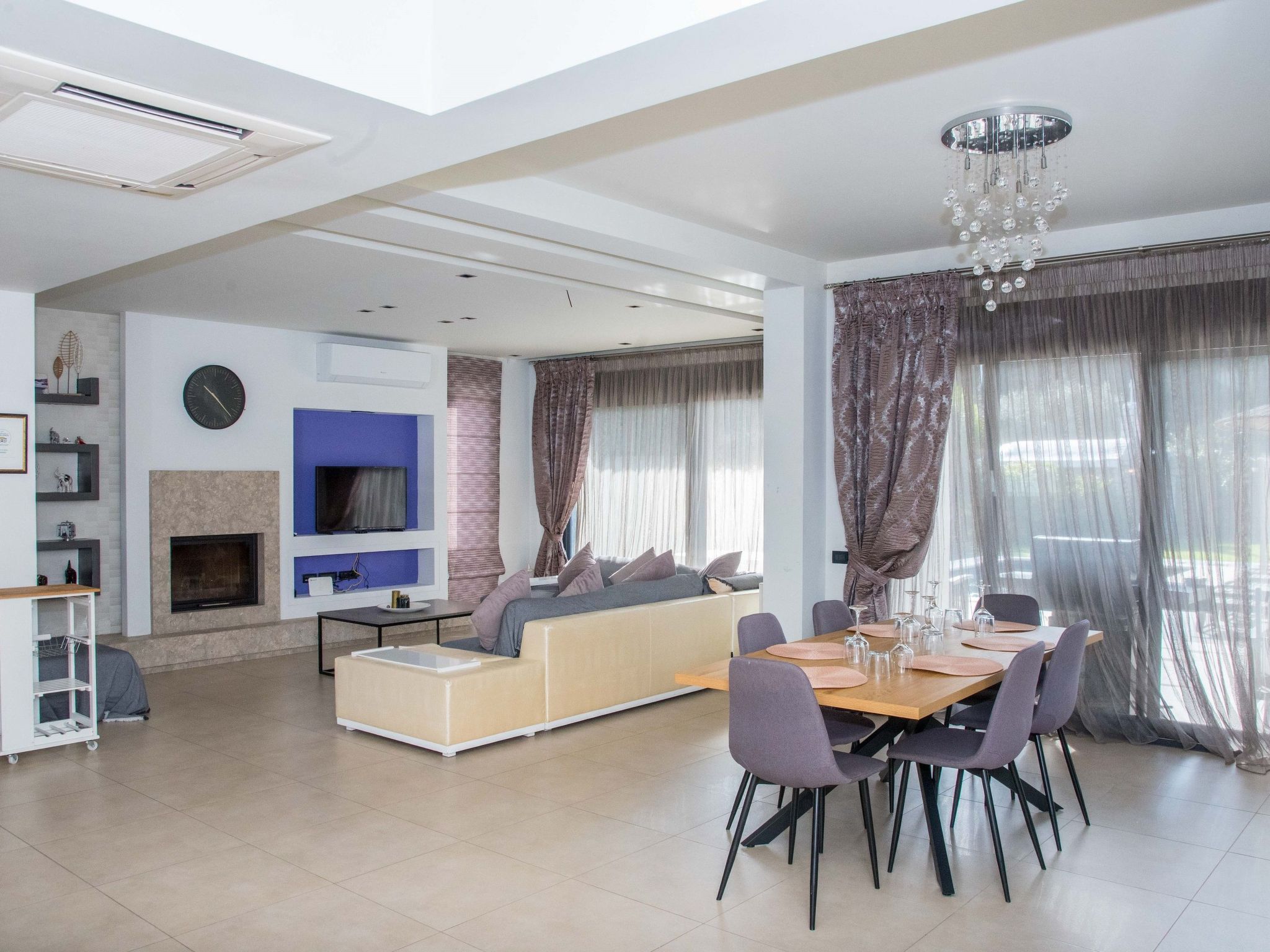 Luxuriöse Ferienvilla Elena-Dedans