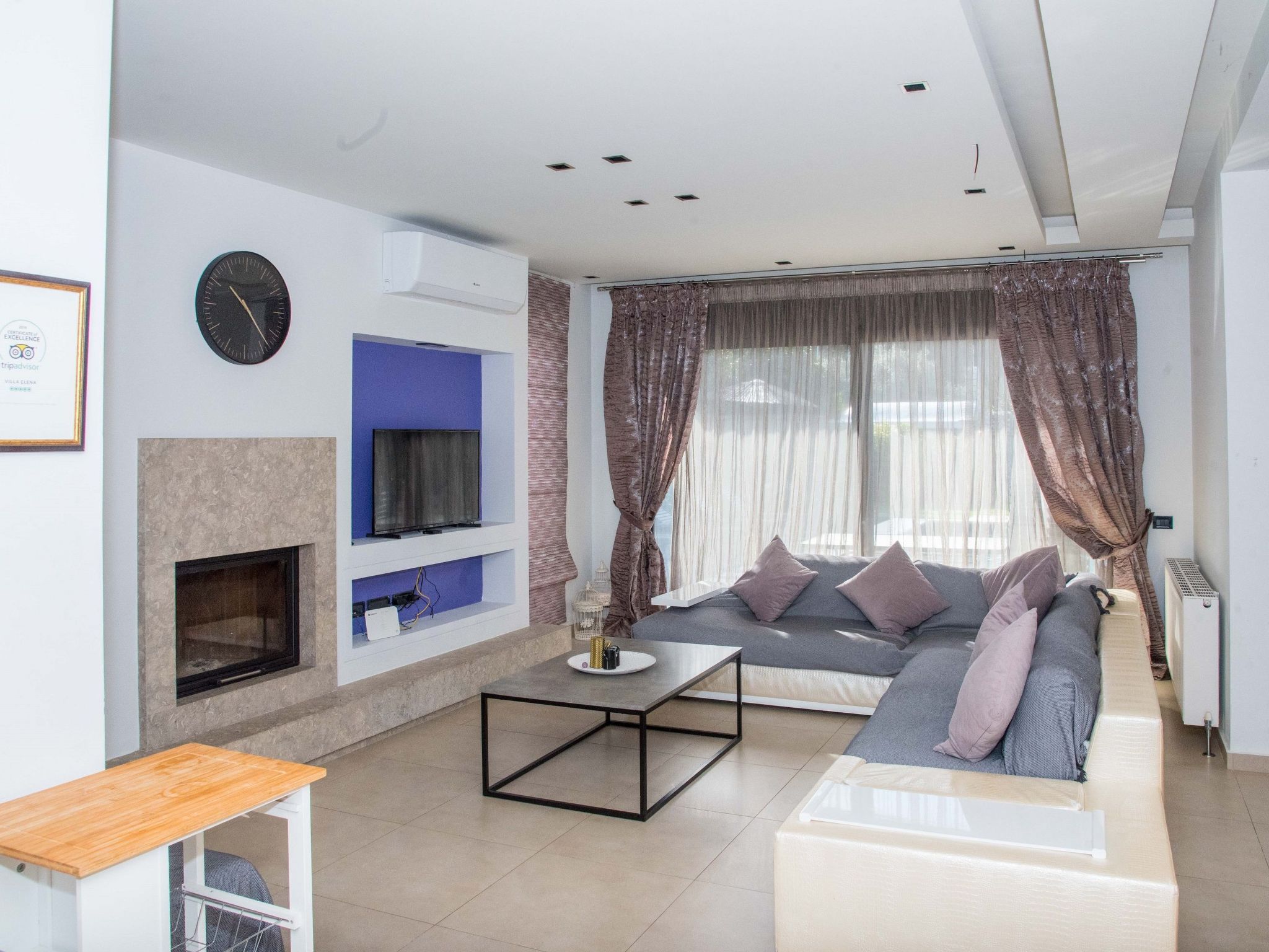 Luxuriöse Ferienvilla Elena-Dedans