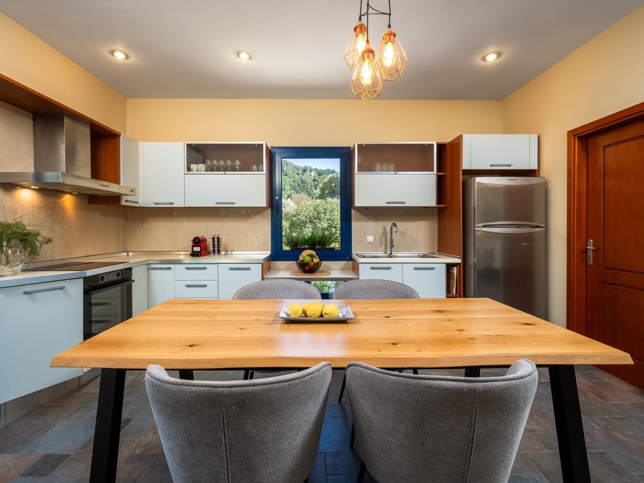 Villa Themis für 13 Erwachsene und 1 Kind-Dedans