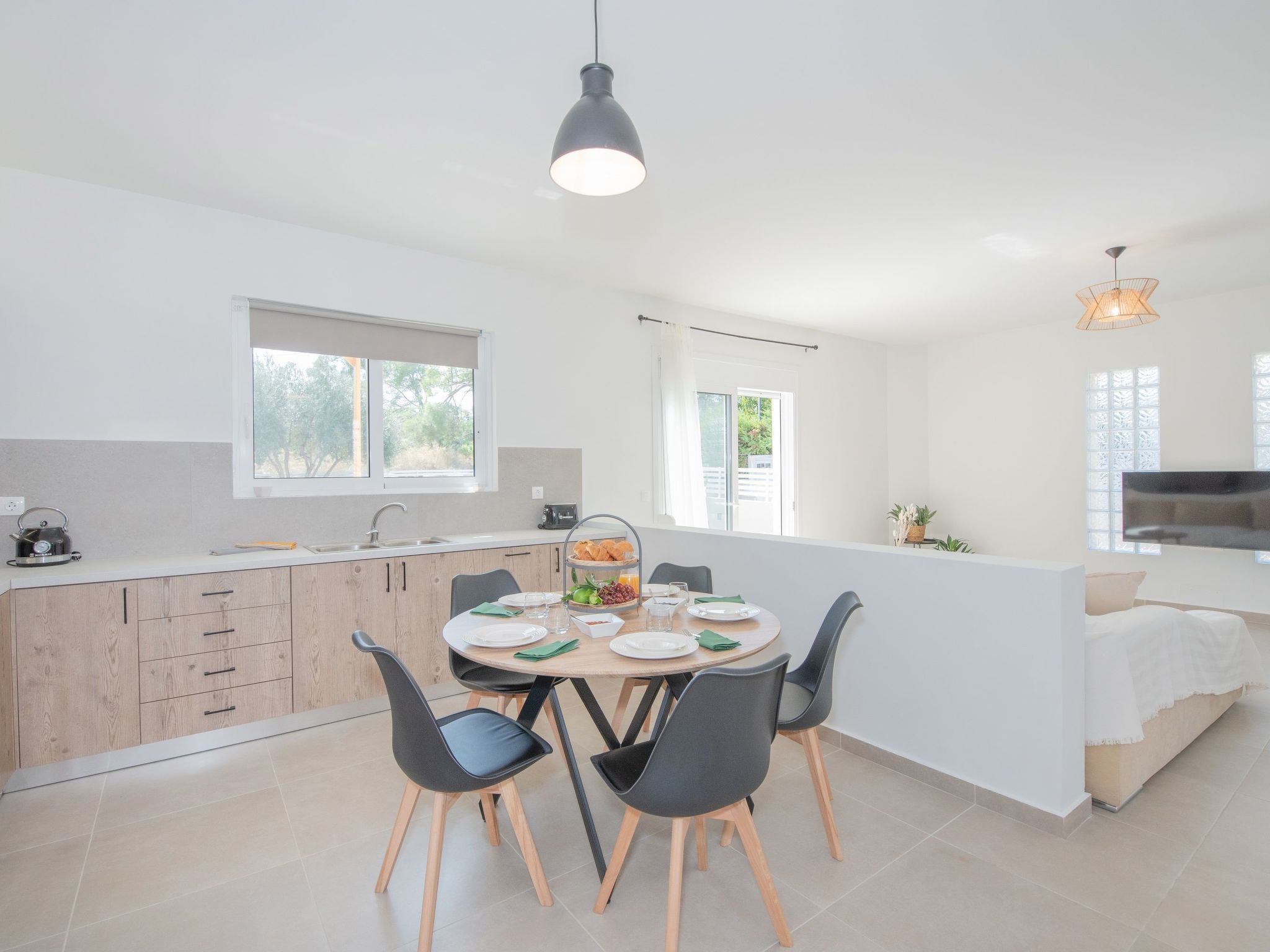 Elias Filerimos Haus-Dedans