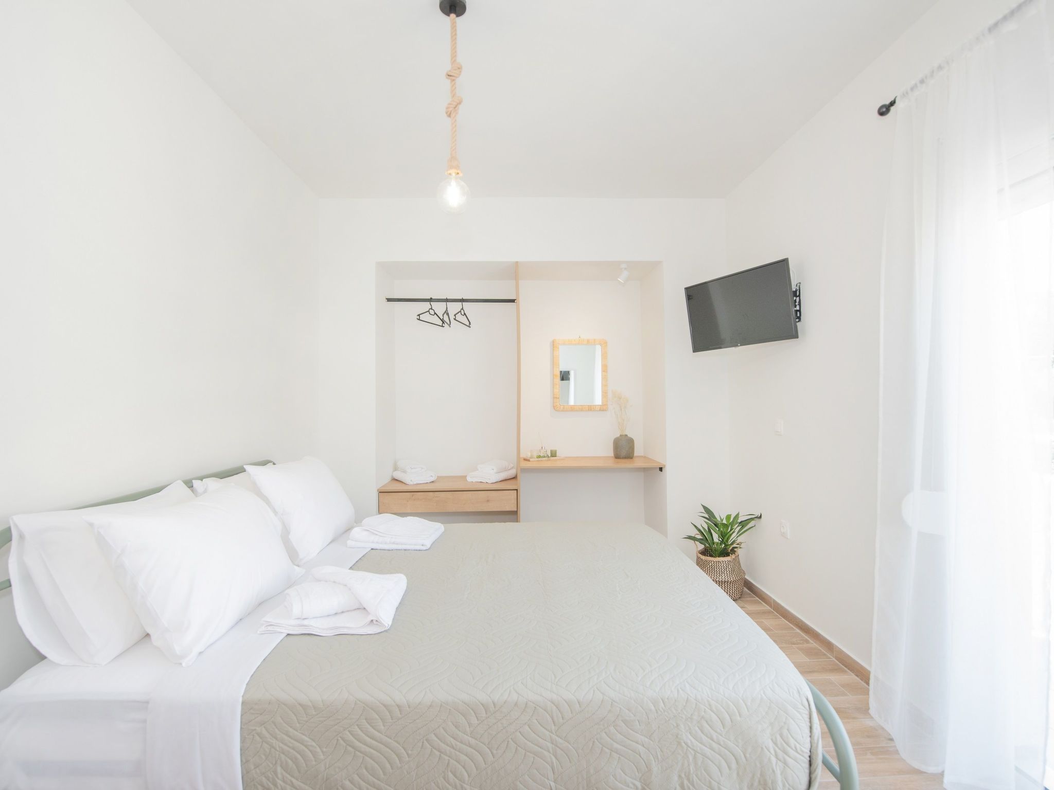 Elias Filerimos Haus-Dedans