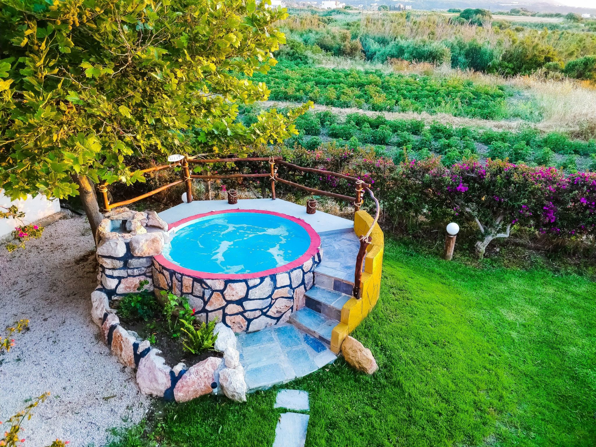 Anwesen mit Whirlpool-Dehors