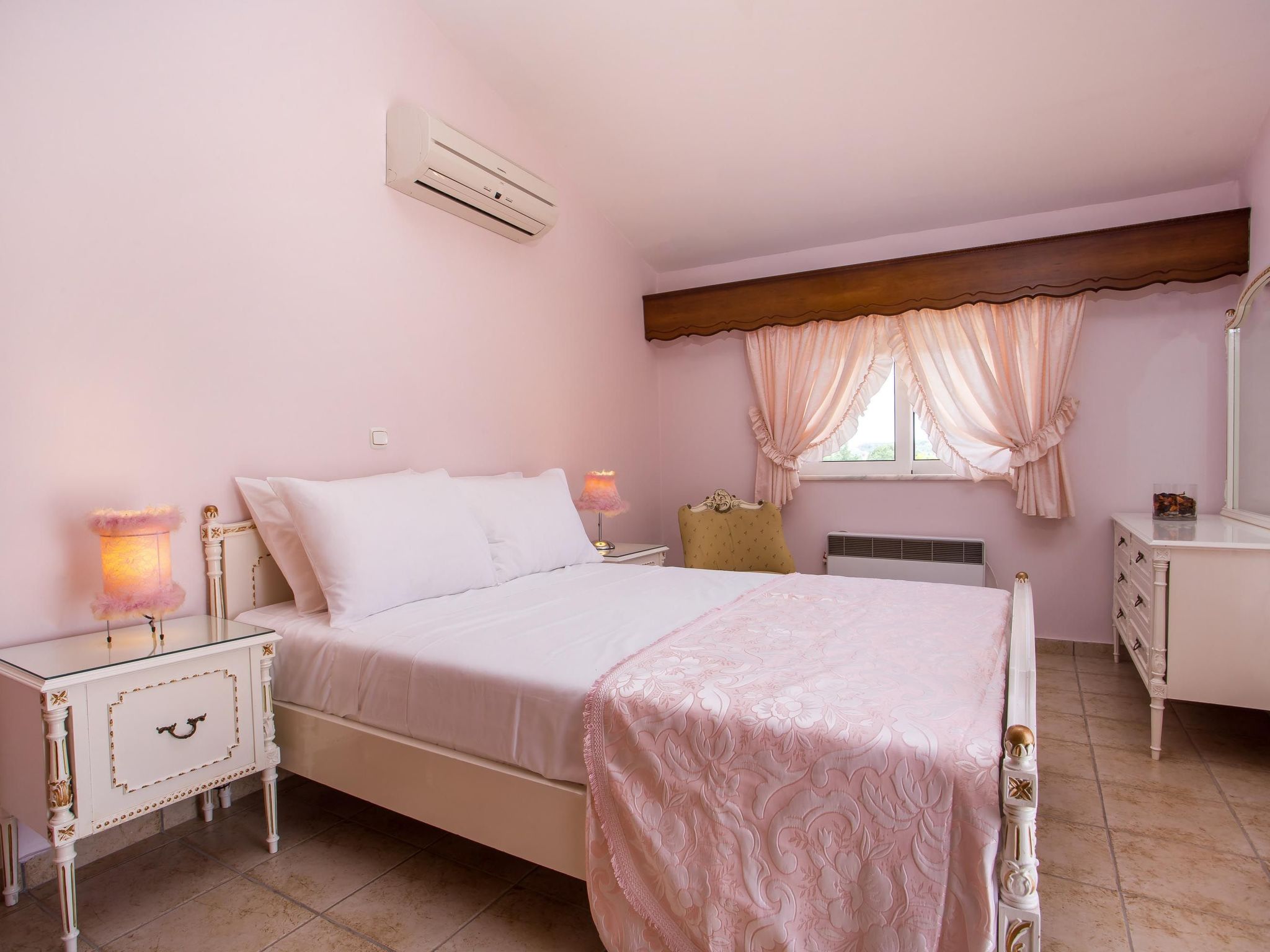 Villa "Laylande House" mit Bergblick-Image-tags.info