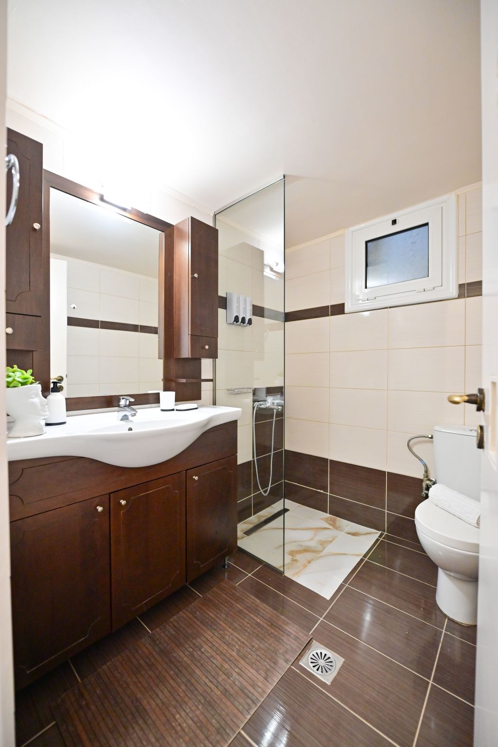 Royal Blue Central House "by Checkin"-Binnen