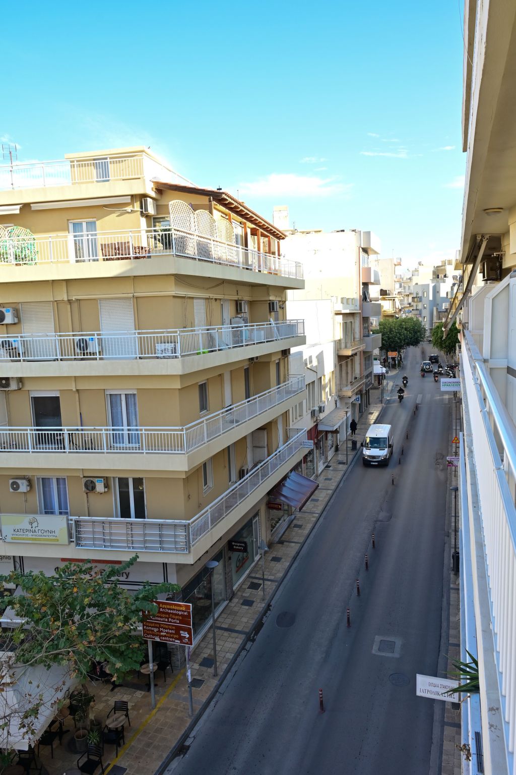 Royal Blue Central House 'by Checkin'