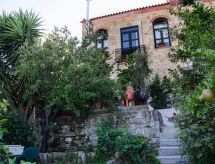 Villa Elborgini: Authentiek familiehuis met tuin nabij het strand van Heraklion - thumbnail 2