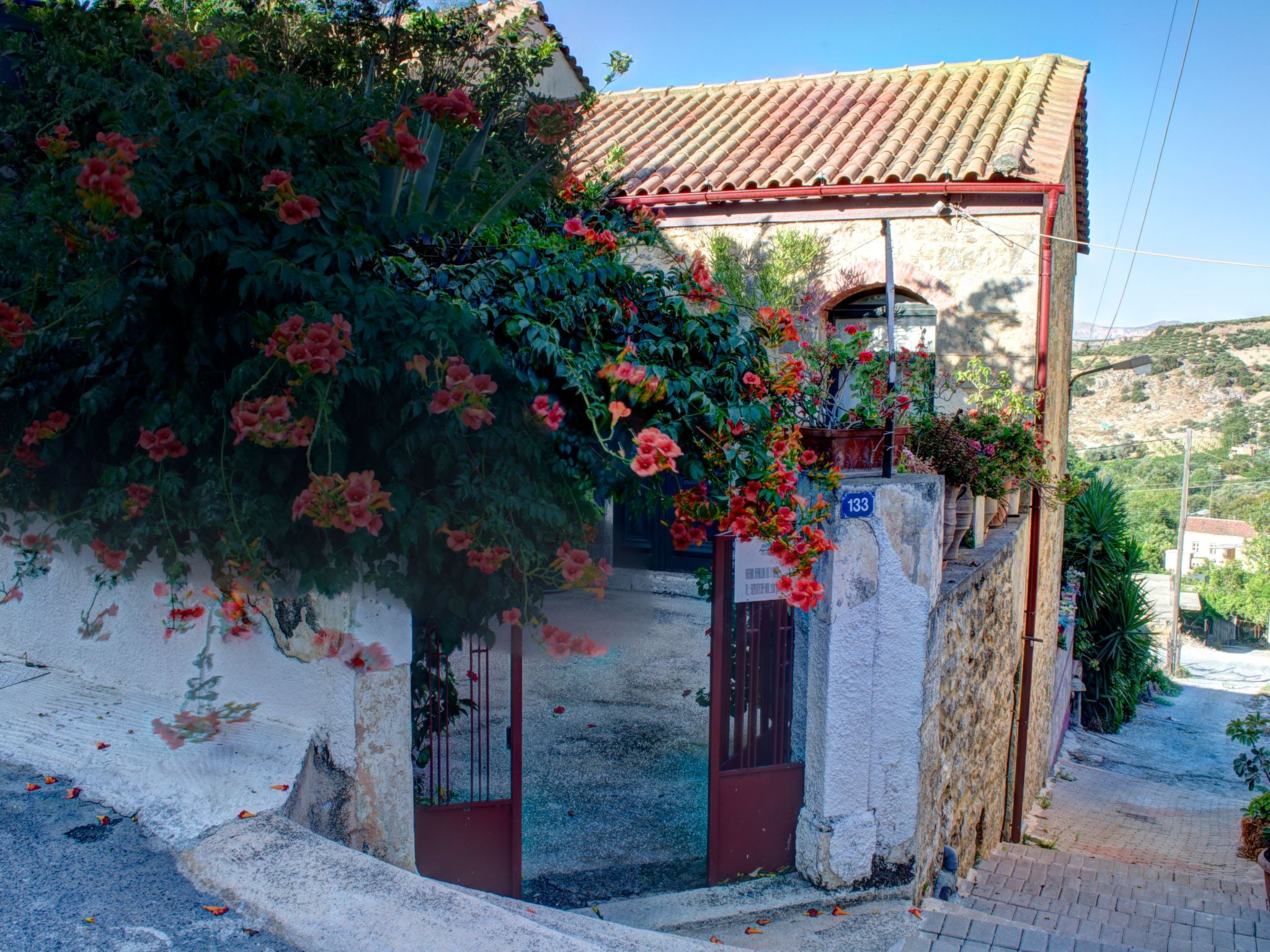 Photo of Villa Elborgini in den Außenbezirken von Heraklion