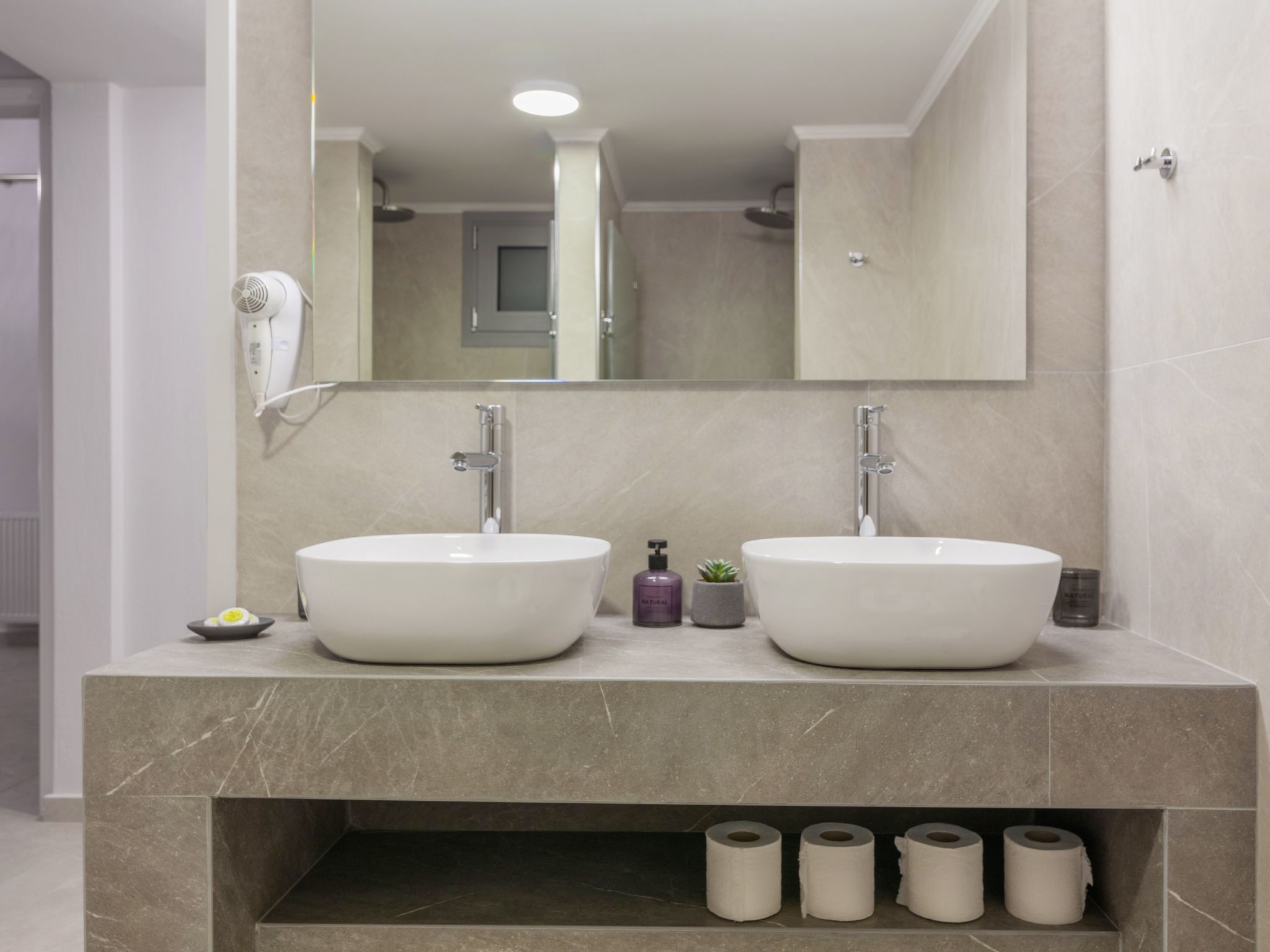 Ferienvilla mit privatem Pool-Dedans