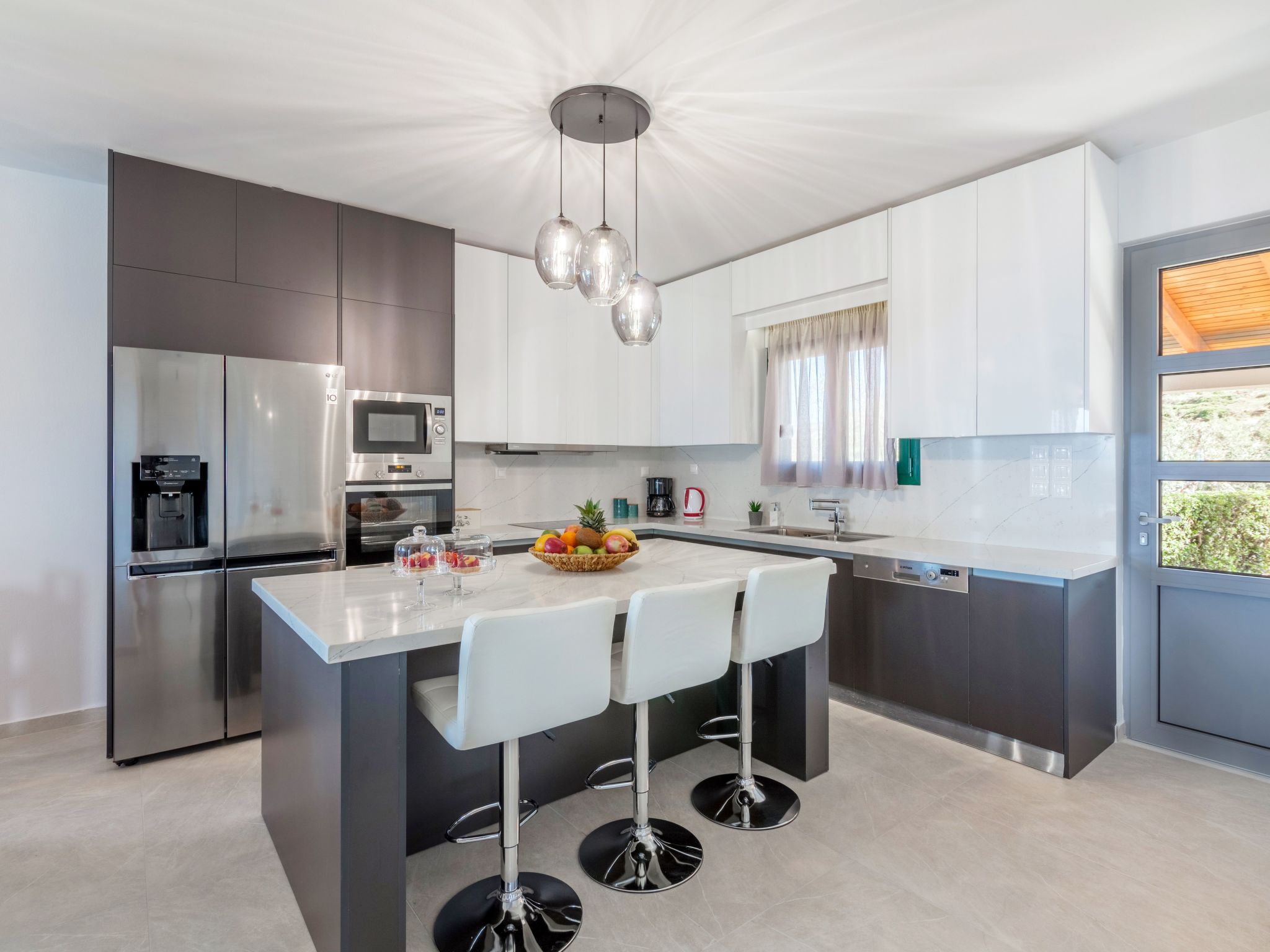 Ferienvilla mit privatem Pool-Dedans