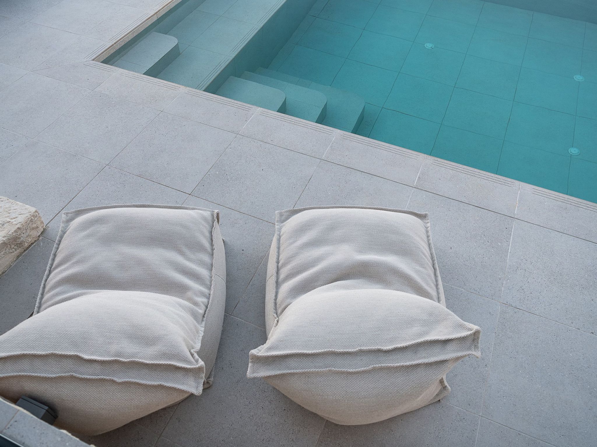 "Kokomo Aura" mit eigenem Pool-Dedans