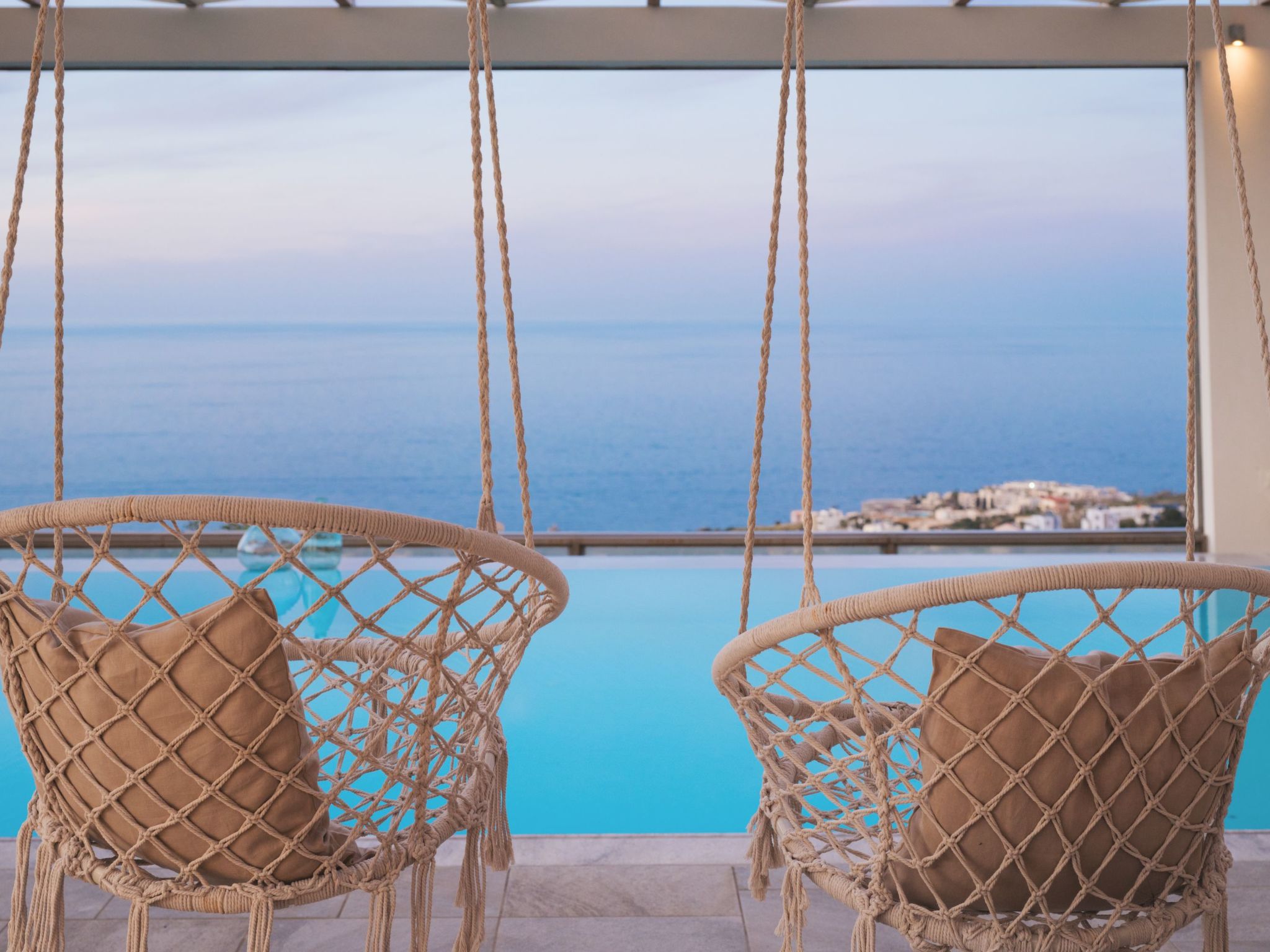 Luxuriöses Anwesen mit Meerblick und beheiztem Infinity-Pool