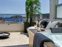 Neue Charavgi Suite mit Jacuzzi, 40m vom Strand entfernt