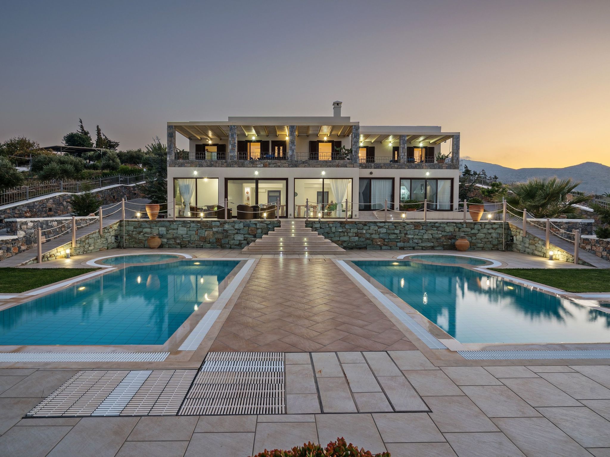 Vakantiehuis met privé zwembad in Agia Pelagia (Griekenland) voor 23 personen