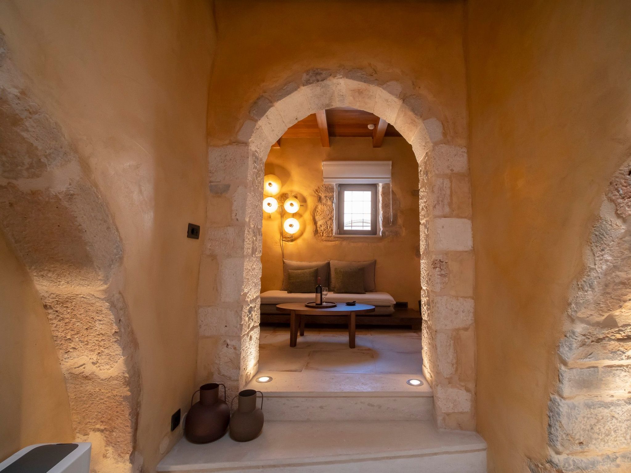 Santa Veneranda von Checkin Trikamaro — Living Room (3 of 14)
