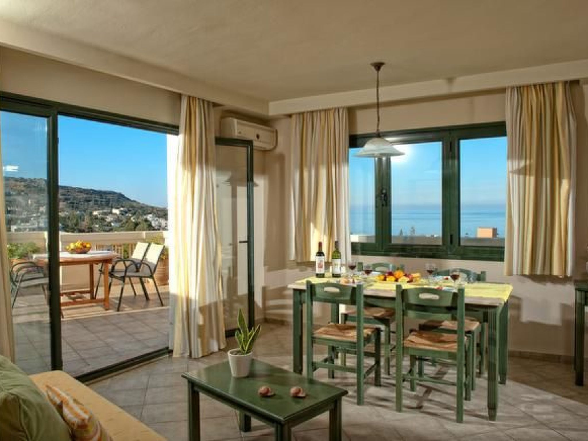 "Blue Horizon"-Binnen