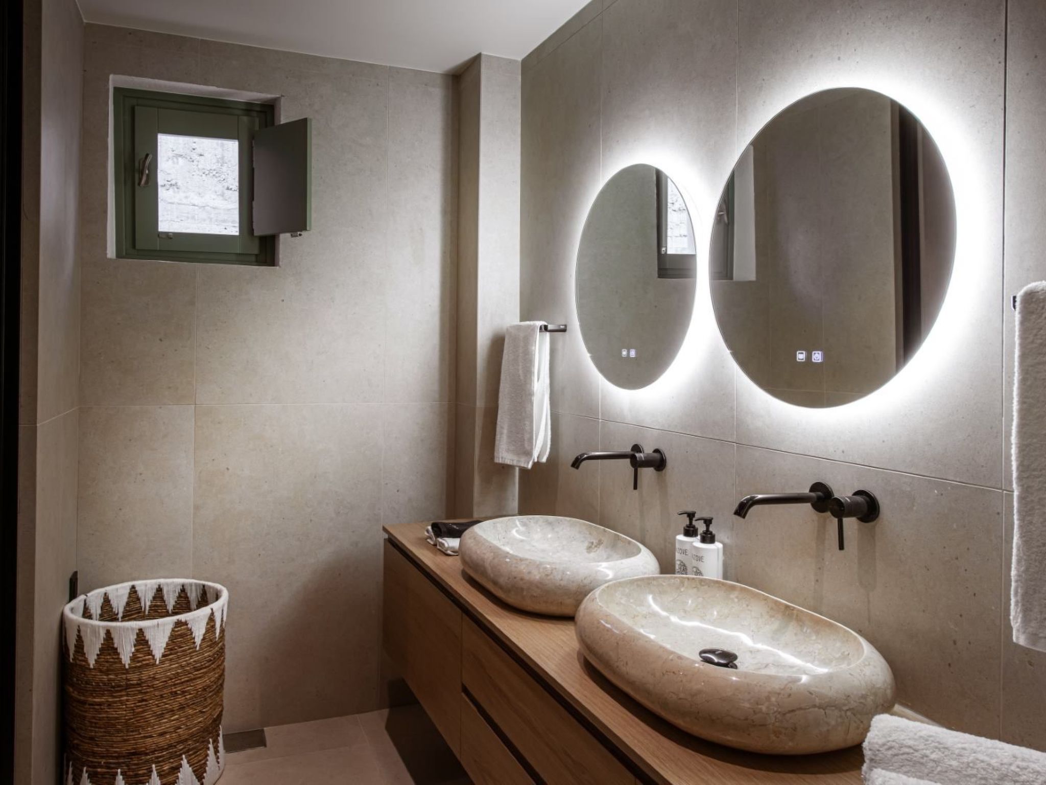 Mint Villa "by Checkin"-Binnen