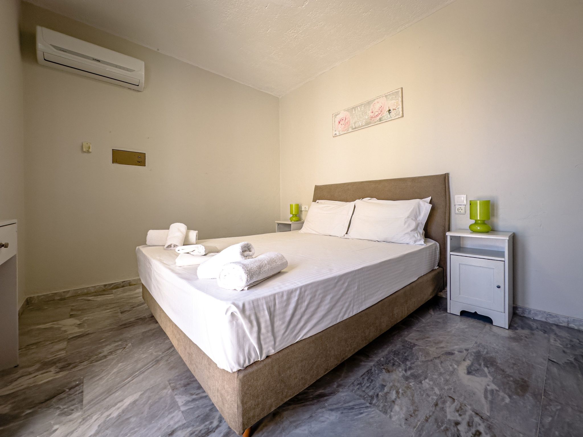 Niriides Villas_Nymfe_ 2-Schlafzimmer privater Pool-Inside