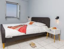 Studio aan zee in Kato Gouves met zonsondergang, balkon en zwembad - thumbnail 3