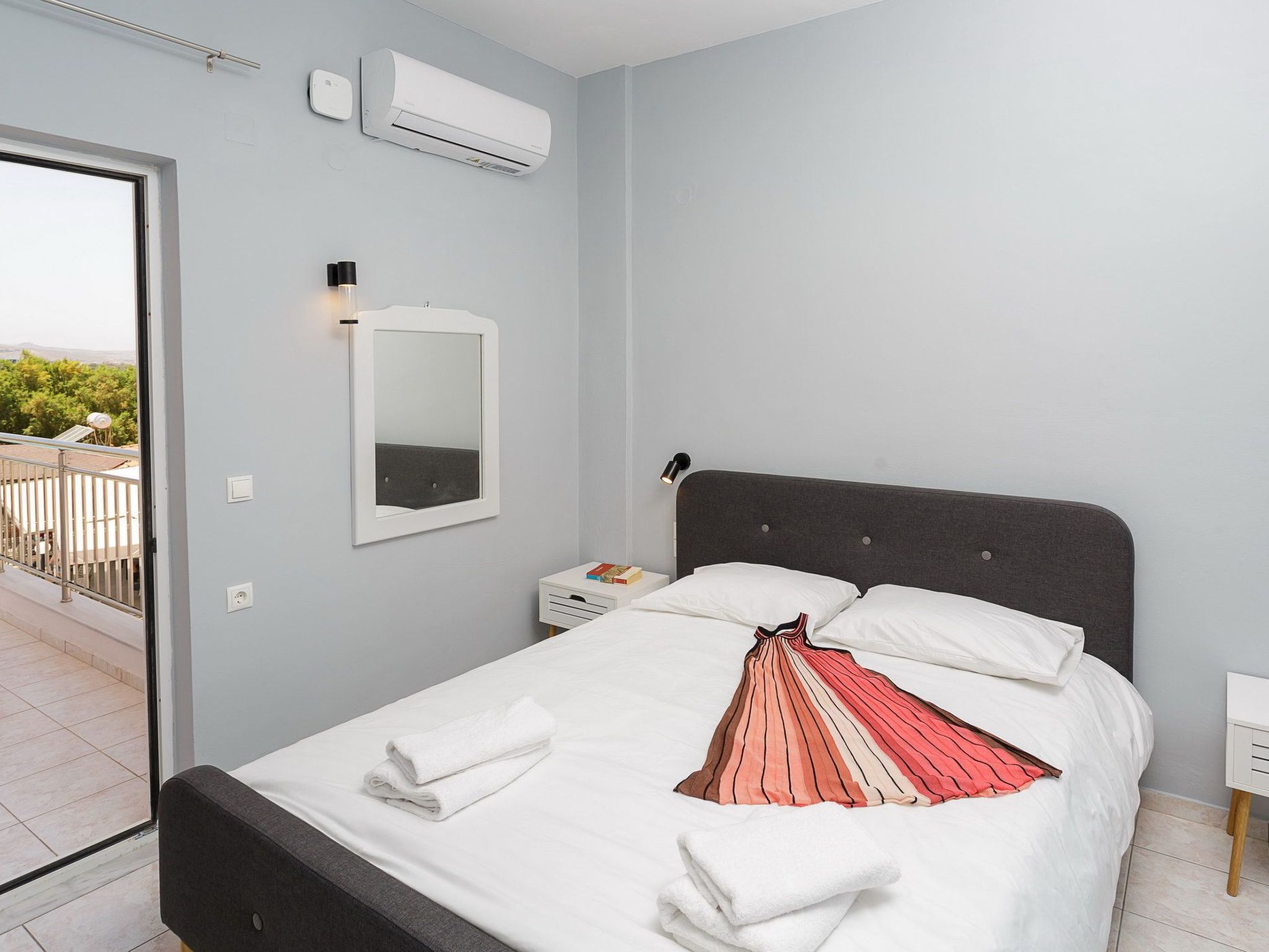 Wohnung in Kato Gouves mit Balkon, Seitenblick